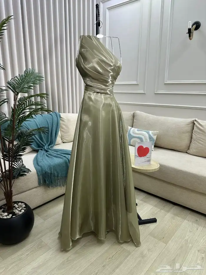 فساتين فخمة بتصاميم أنيقة وجودة عالية  تناسب المناسبات 6