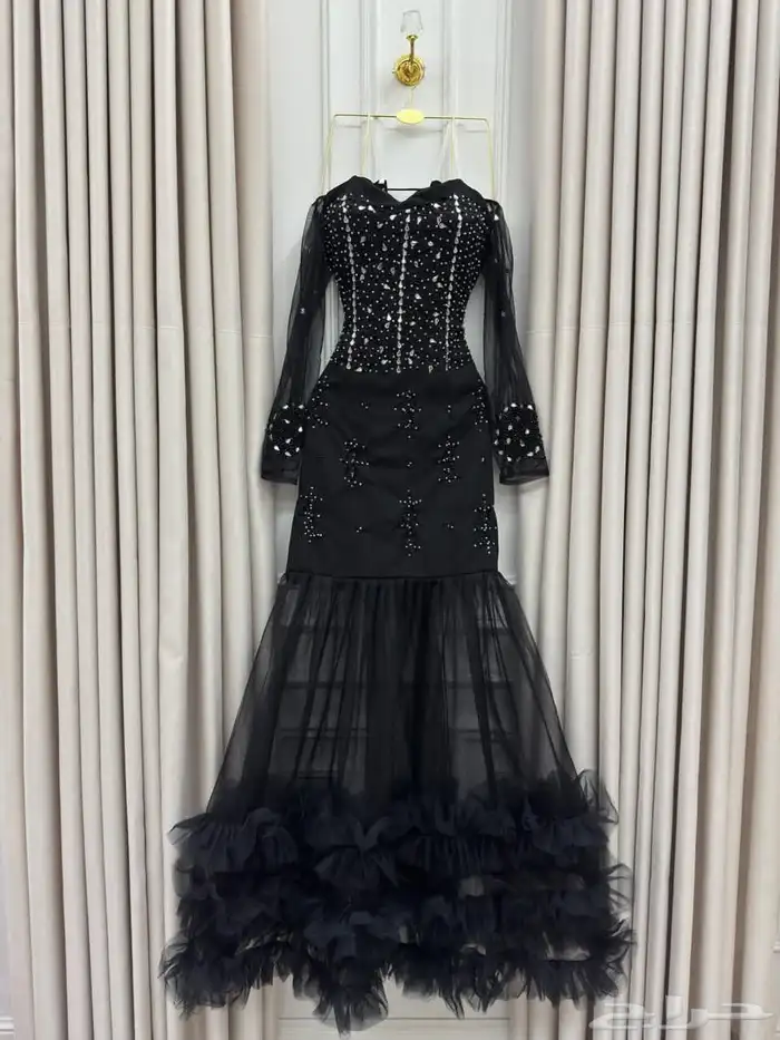 فساتين فخمة بتصاميم أنيقة وجودة عالية  تناسب المناسبات 29