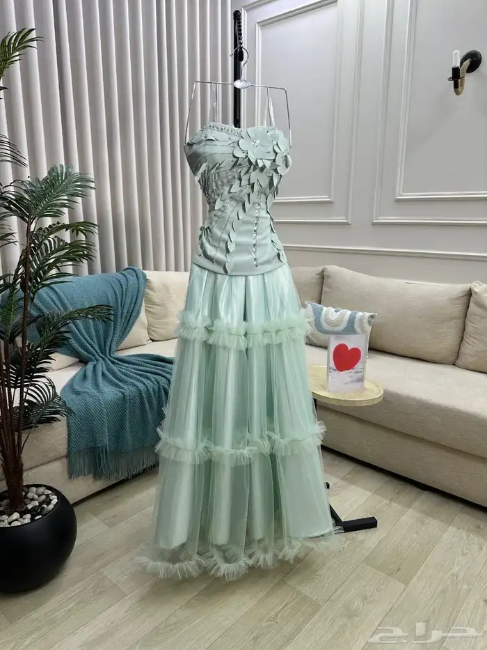 فساتين فخمة بتصاميم أنيقة وجودة عالية  تناسب المناسبات 8