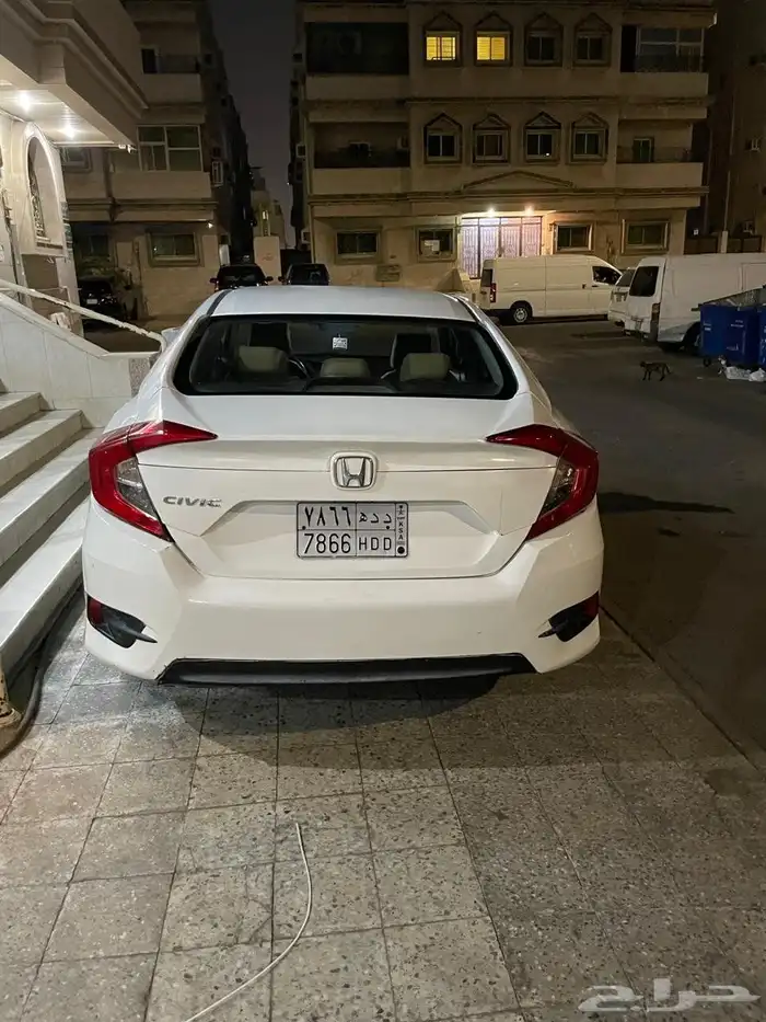 قابل للتفاوض سواء للبدل بسياره 7 مقاعد او البيع 4