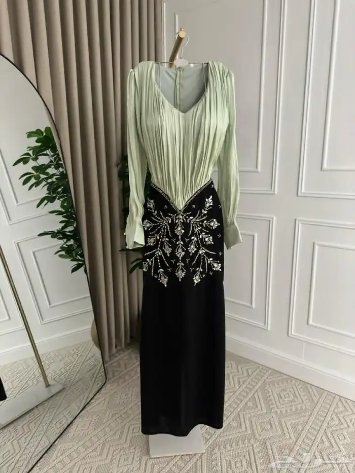 فساتين فخمة بتصاميم أنيقة وجودة عالية  تناسب المناسبات 12