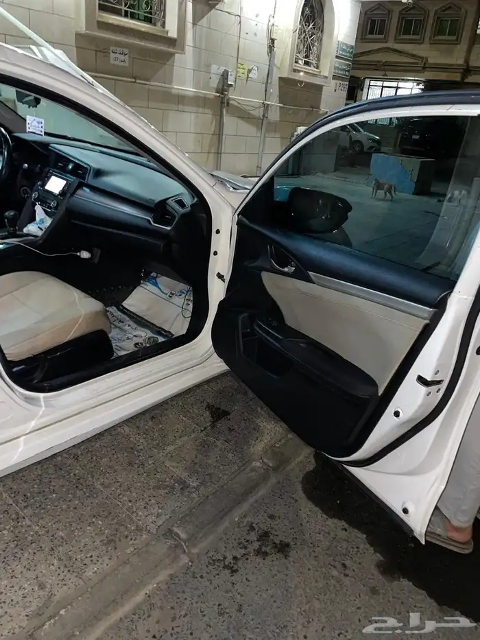 قابل للتفاوض سواء للبدل بسياره 7 مقاعد او البيع 13