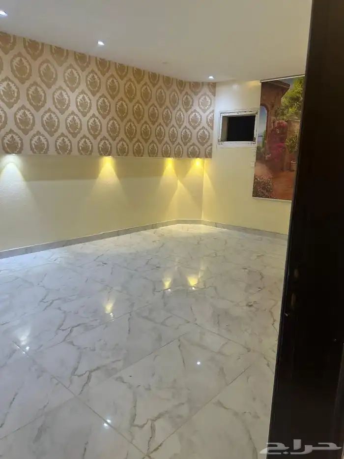 للايجار شقة عوايل بحي الساده 2