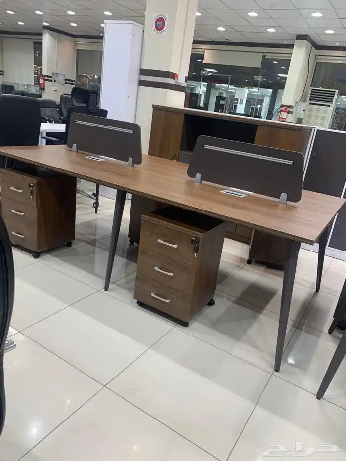 أثاث مكتبي _ طاولة اجتماعات _ دواليب _ كراسي 32