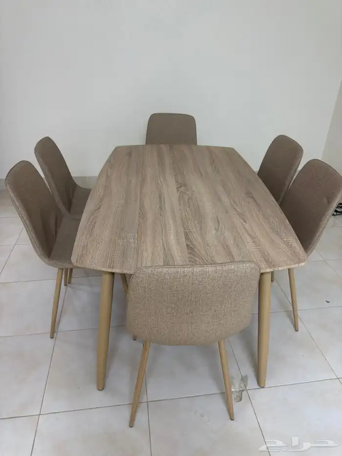 طاولة الطعام 3