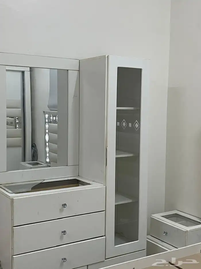 سرير و طاوله 7