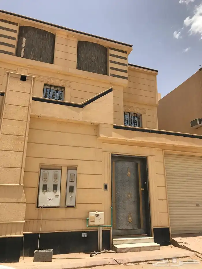 فيلا للبيع دور وثلاث شقق حي الرمال 0