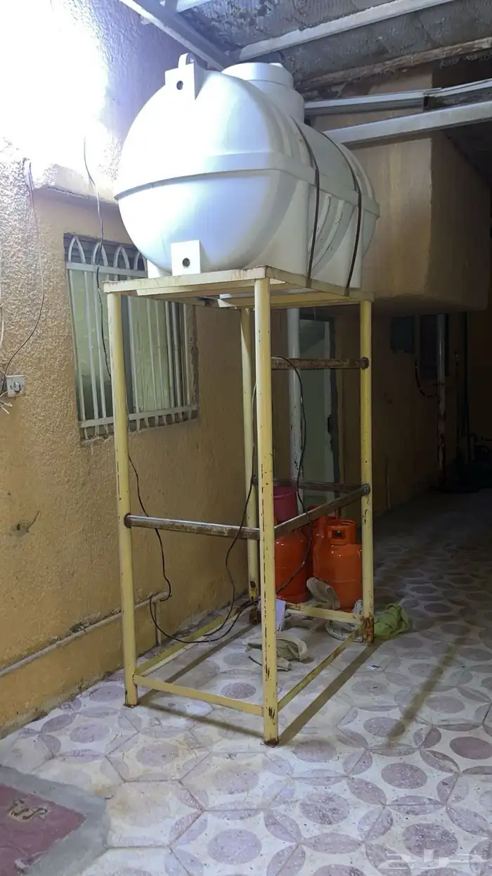 للبيع تانكي مع القاعده الحديد 1