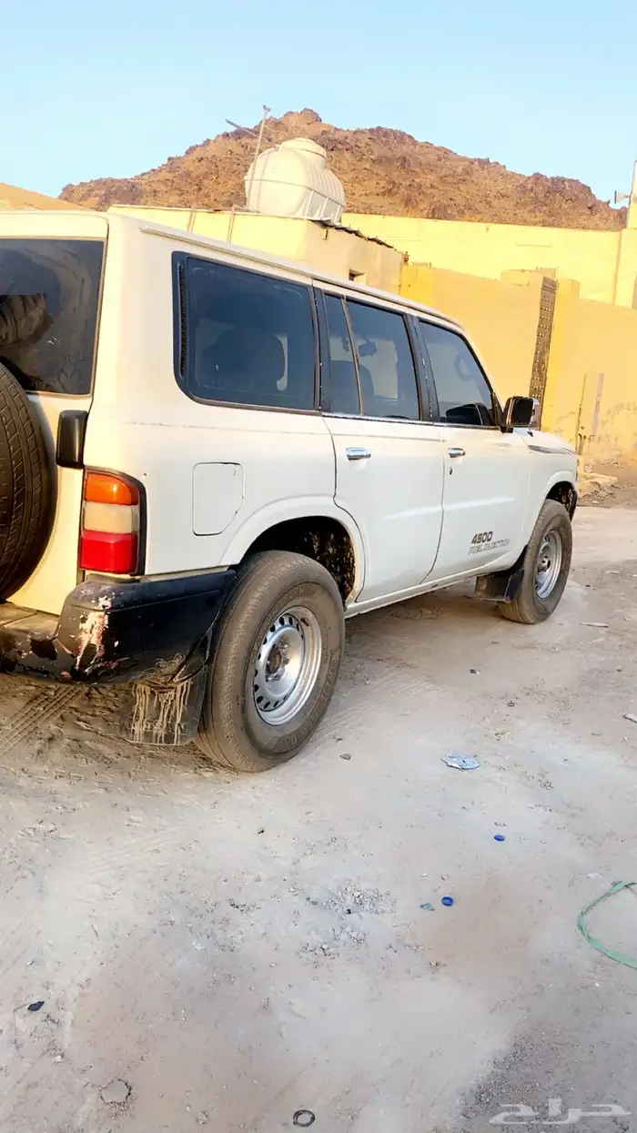 جيب نيسان سفاري2000 1