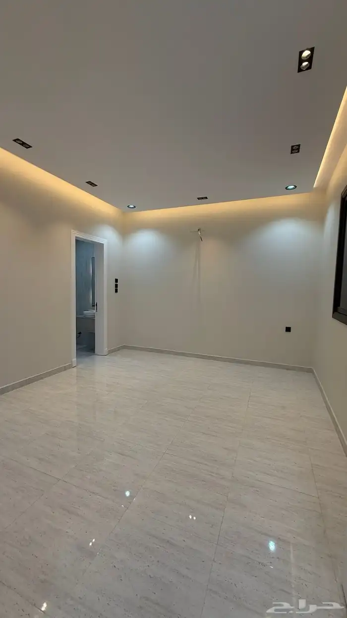 للبيع شقق ارضيه وارواف علويه بحى الراقي خميس مشيط 43