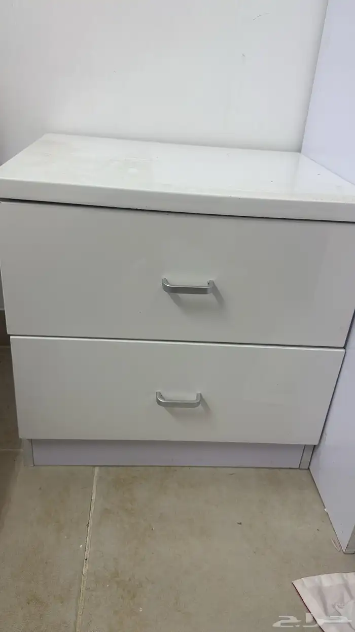 سرير وكمودينه ومكتبه 2