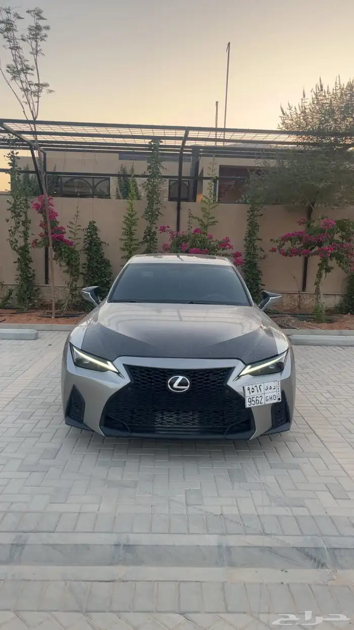 لكزس is300 1