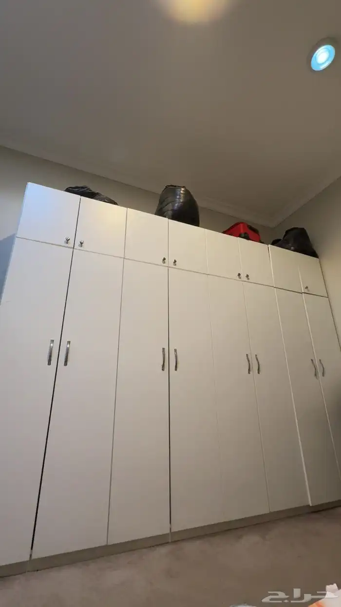 دولاب مفصل ب خشب اصلي ممتاز لبيع مستعجل 5