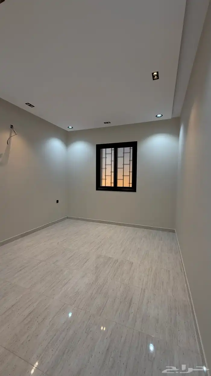 للبيع شقق ارضيه وارواف علويه بحى الراقي خميس مشيط 29