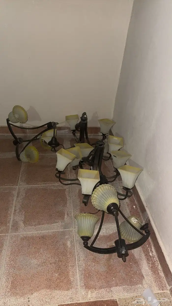 لمبات سبب البيع تغيير الاثاث 0