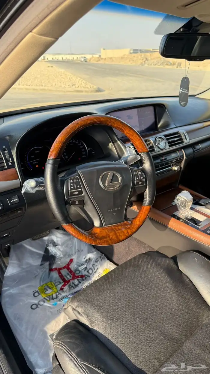 لكزس LS600 15