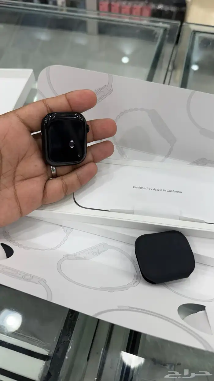 ساعه ابل 11. مقاس 46 3
