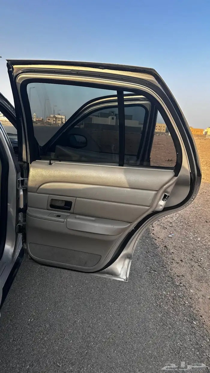 فورد فكتوريا 2009 7