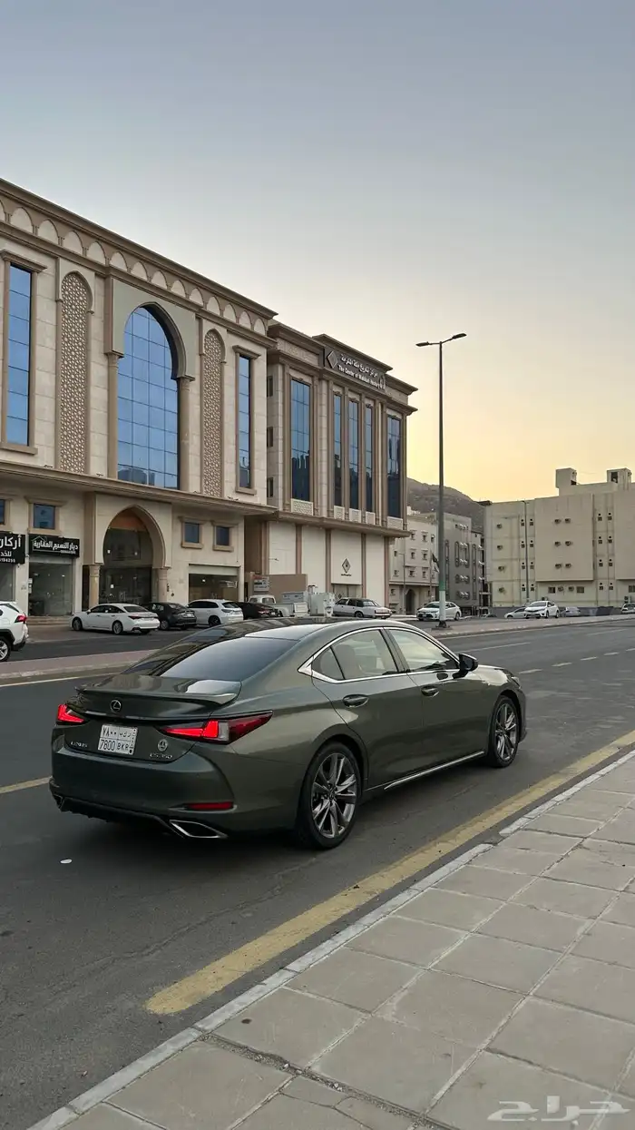 لكزس ES F SPORT فل كامل 4