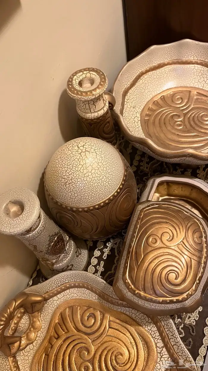 تحف نظيفة ذهبية 0