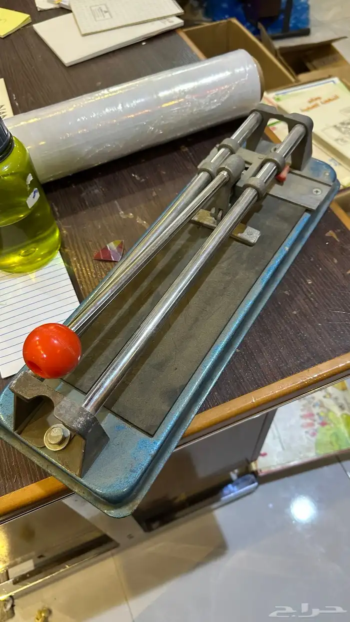 مقص بلاط حجم صغير غير مستخدم 0