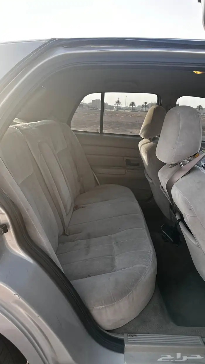 فورد فكتوريا 2009 10