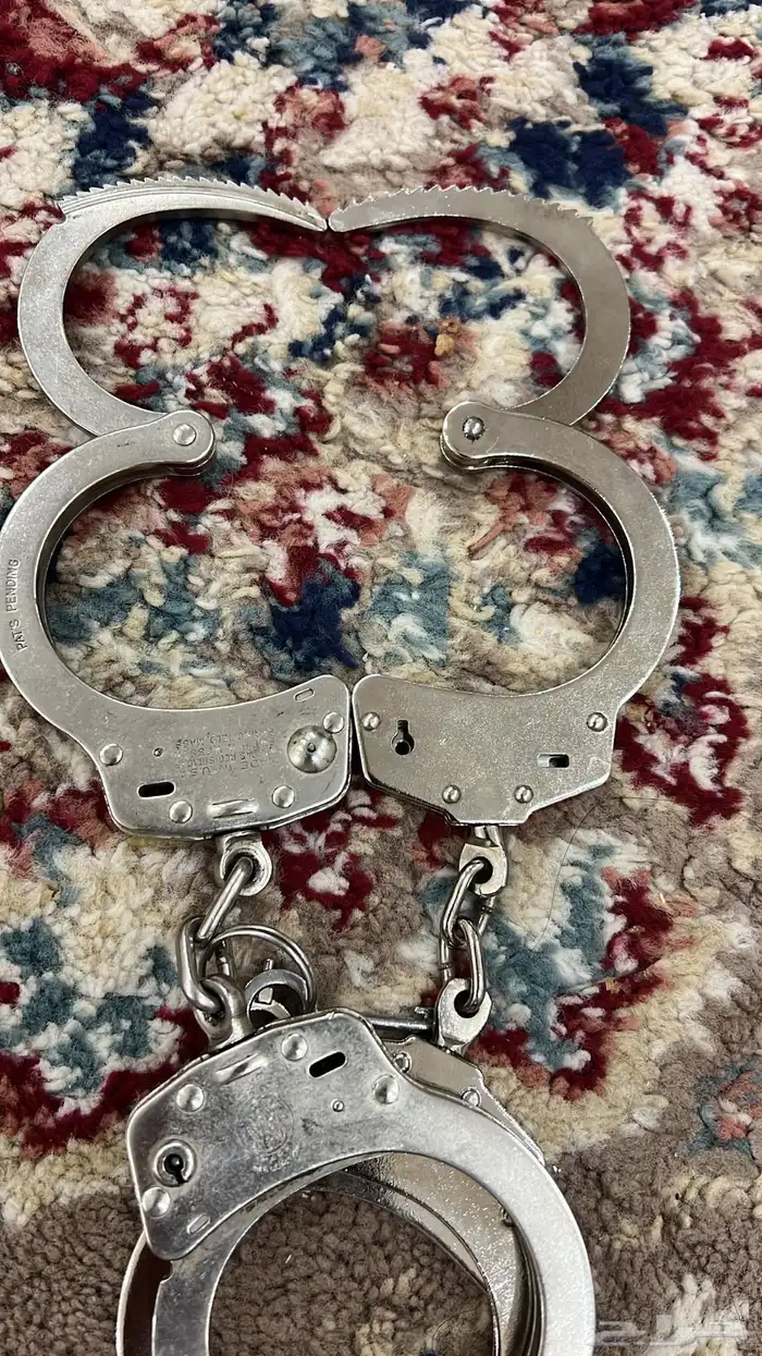كلبشات عليها تخفيض كذالك قيد رجلين 3