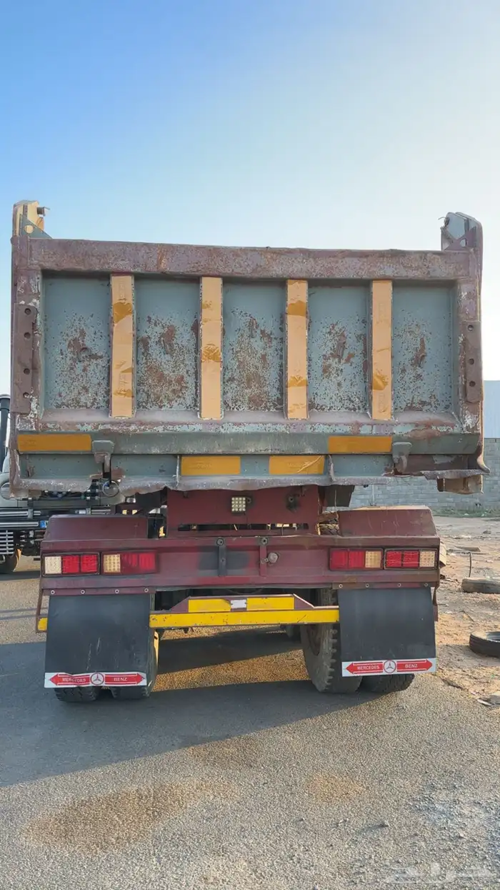 صندوق قلاب نضيف للبيع 1