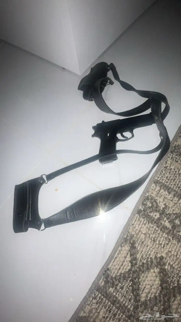 مسدس جلوك لعبه بس يشتاف حقيقي للبيع 0