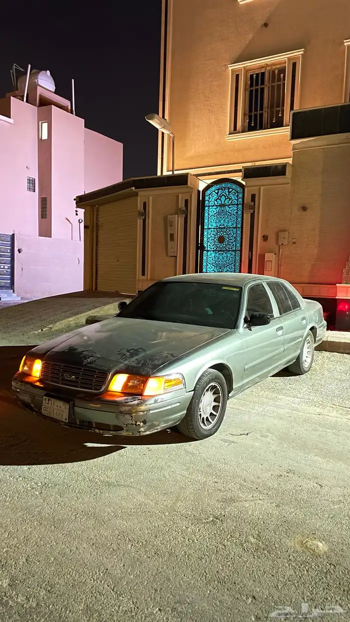 فورد كراون فكتوريا1999 3