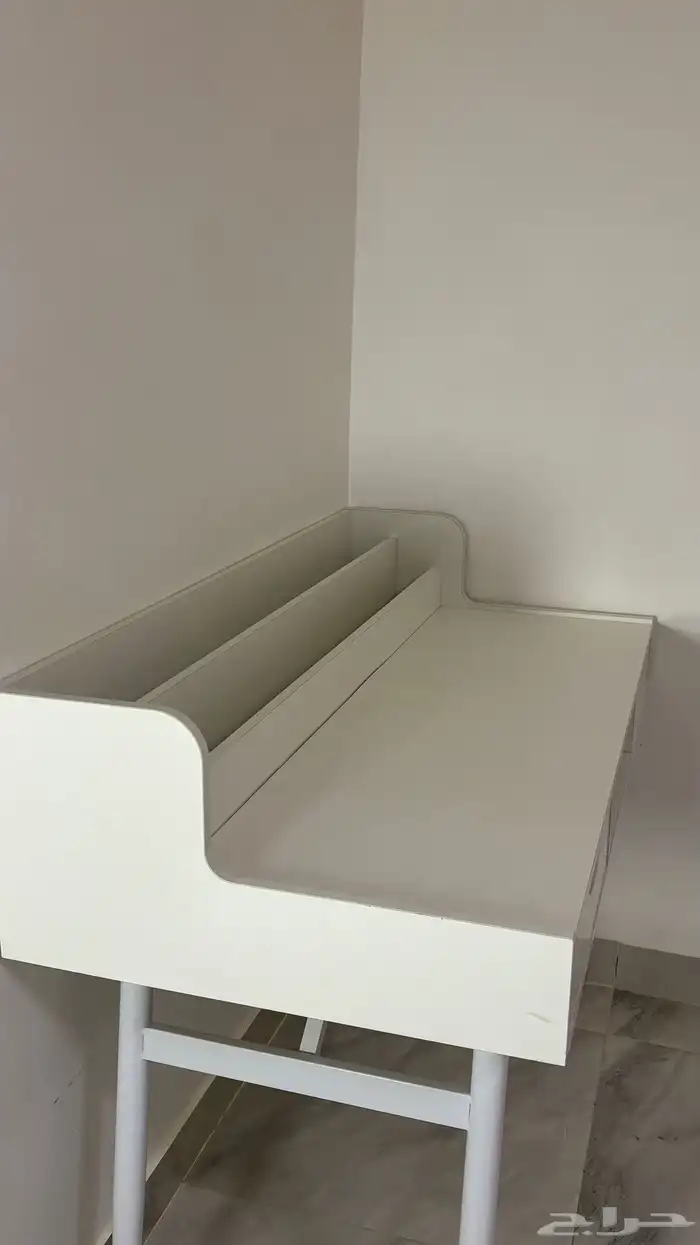 مكتبة للبيع 1