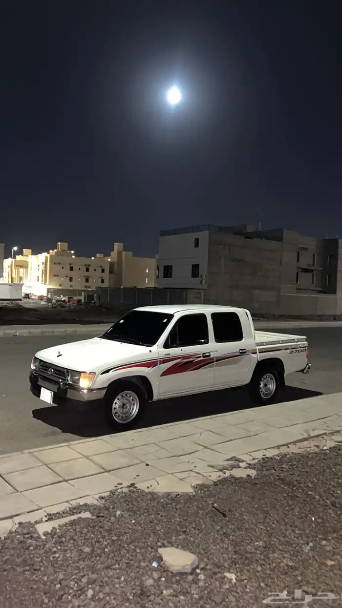 هايلوكس 2000 البيع 3