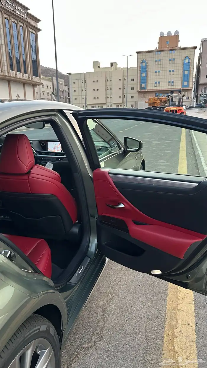 لكزس ES F SPORT فل كامل 18