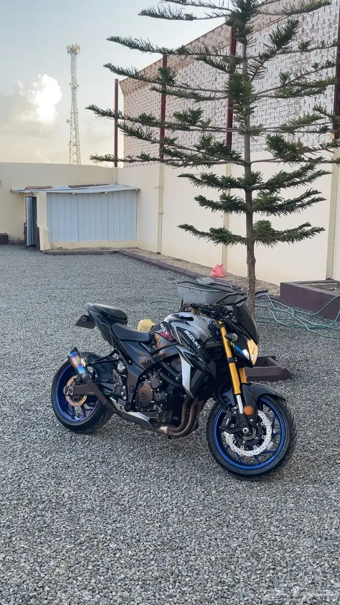 دباب سوزوكي 750 1