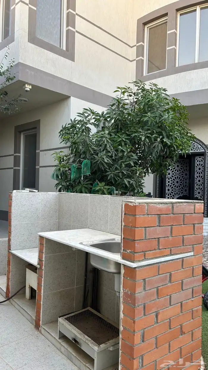 فيلا فخمة للايجار الهدا حي المعالي 1