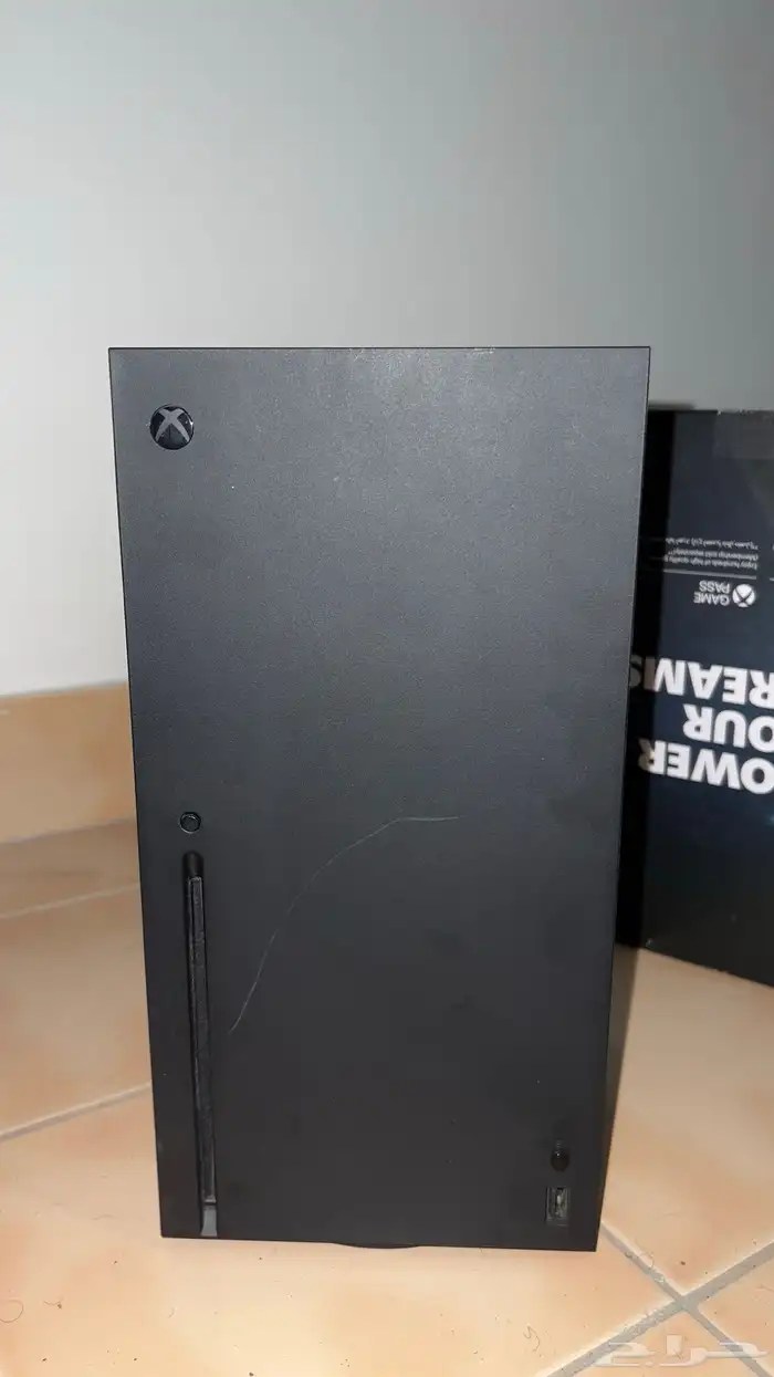 للبيع  Xbox series X أصلي   شاشة قيمنق AOC منحنية 31.5 بوصة 3