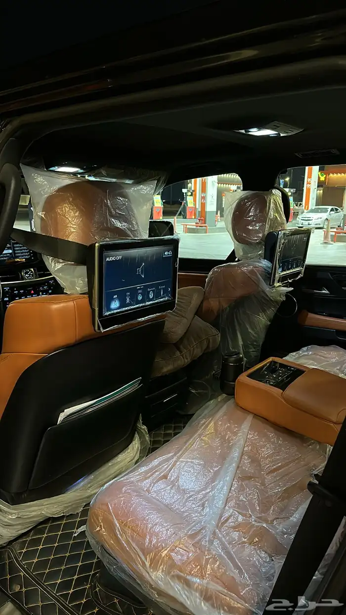 لكزس LX 2020 اسود 8