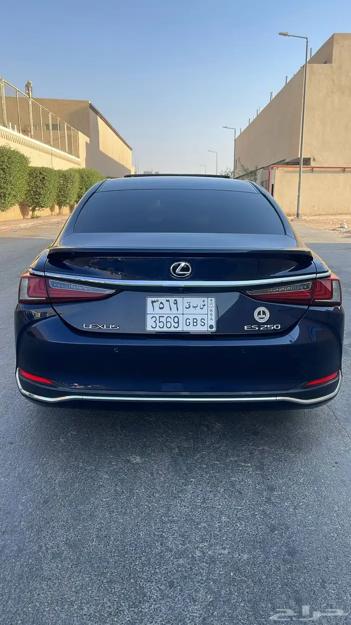 لكزس ES250 2021 5