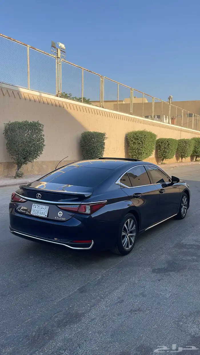 لكزس ES250 2021 4