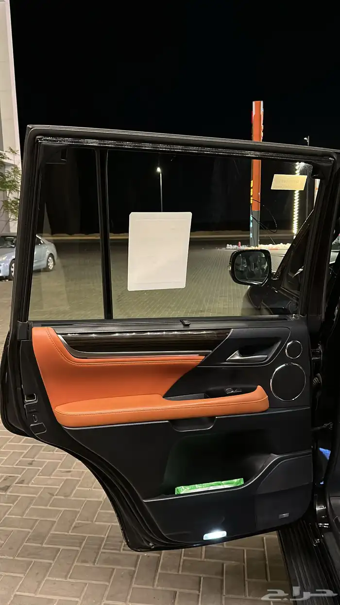 لكزس LX 2020 اسود 15