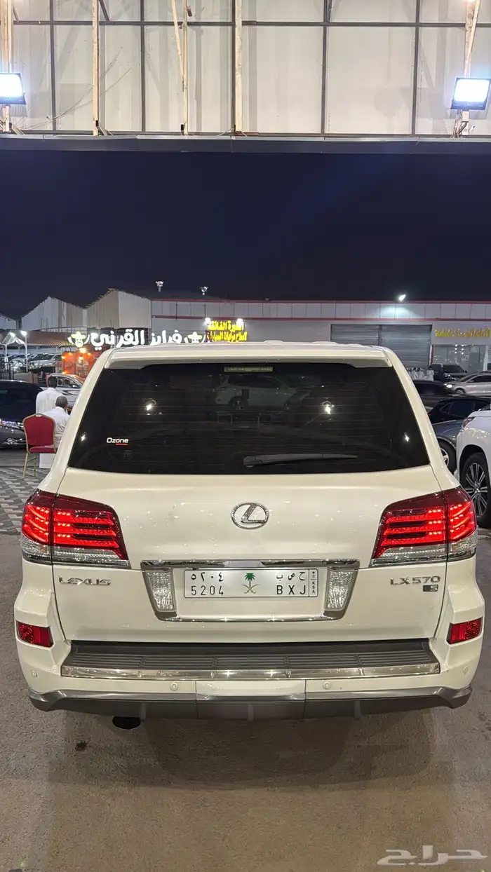 جيب لكزس 2015 LX570 فل كامل 20