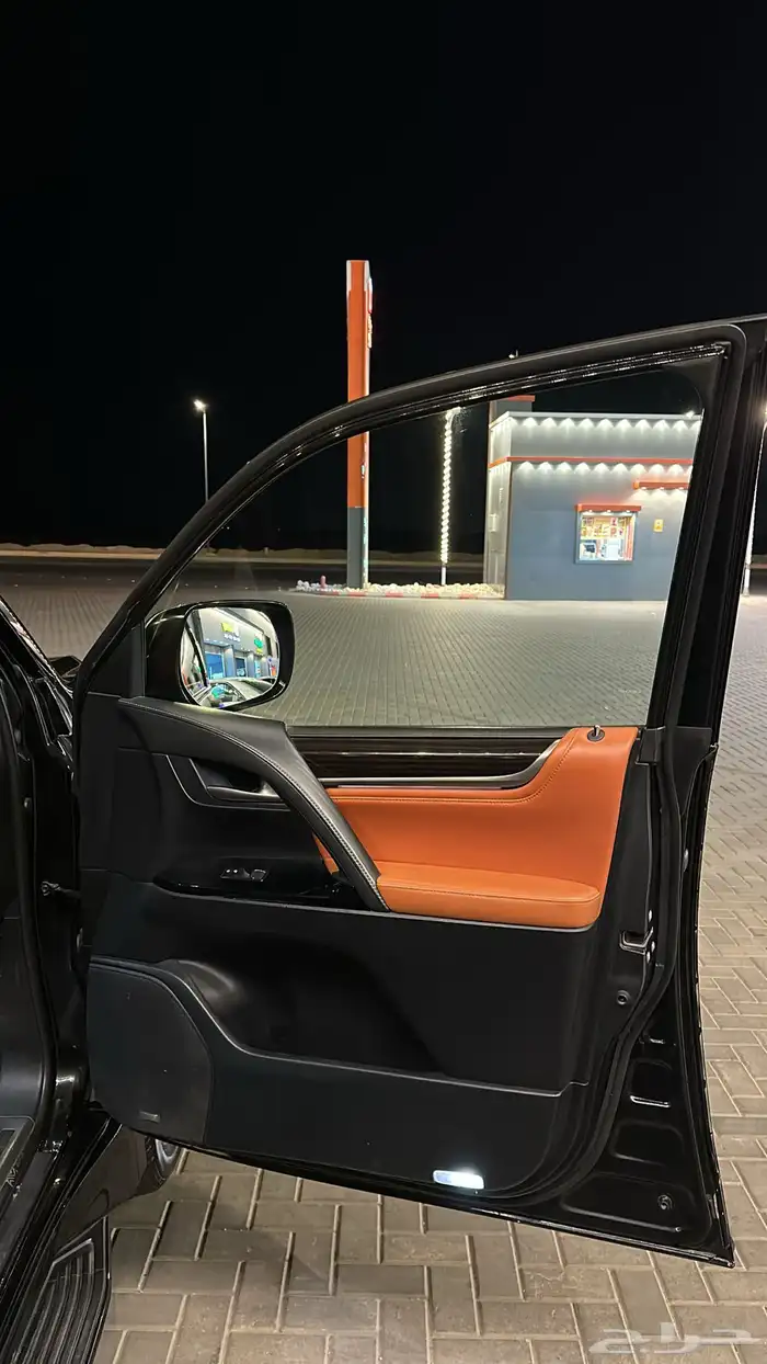 لكزس LX 2020 اسود 14