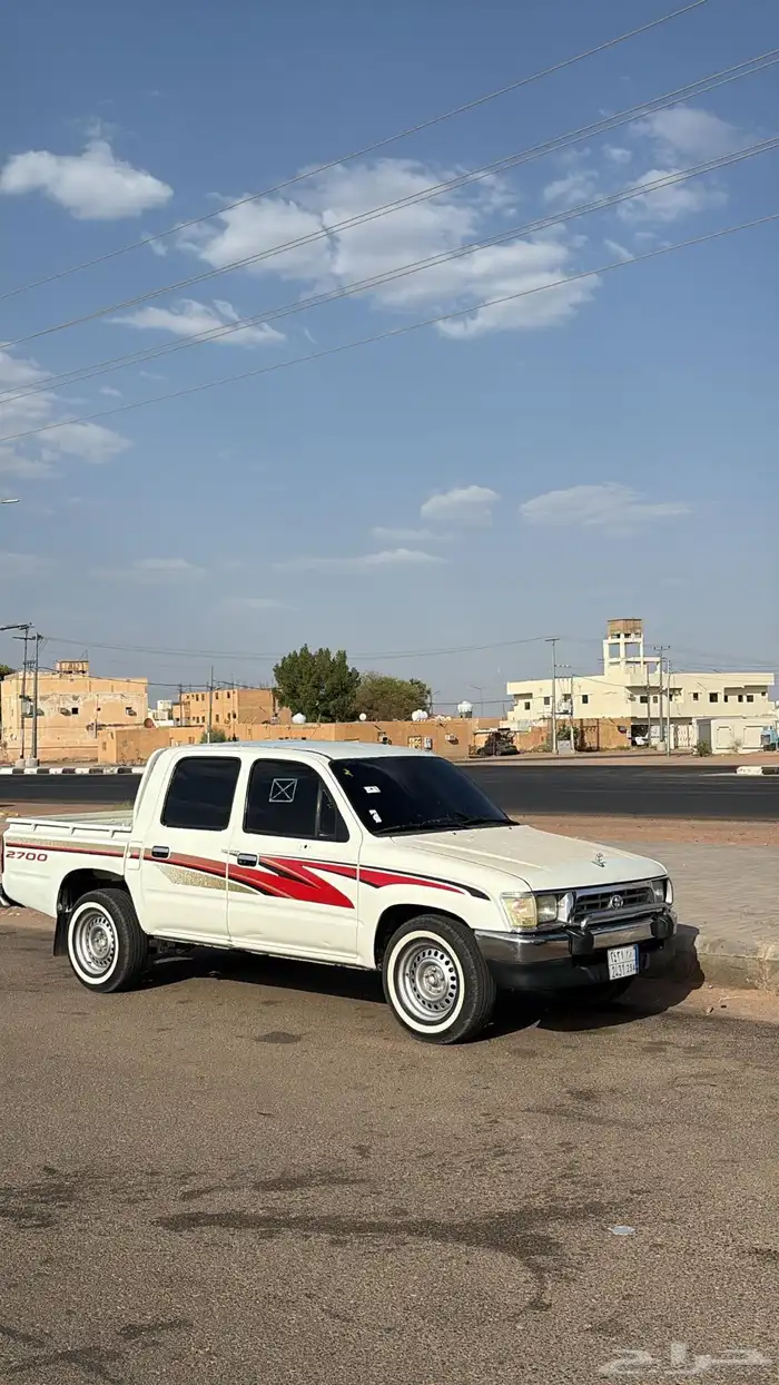 هايلوكس 2000 البيع 9