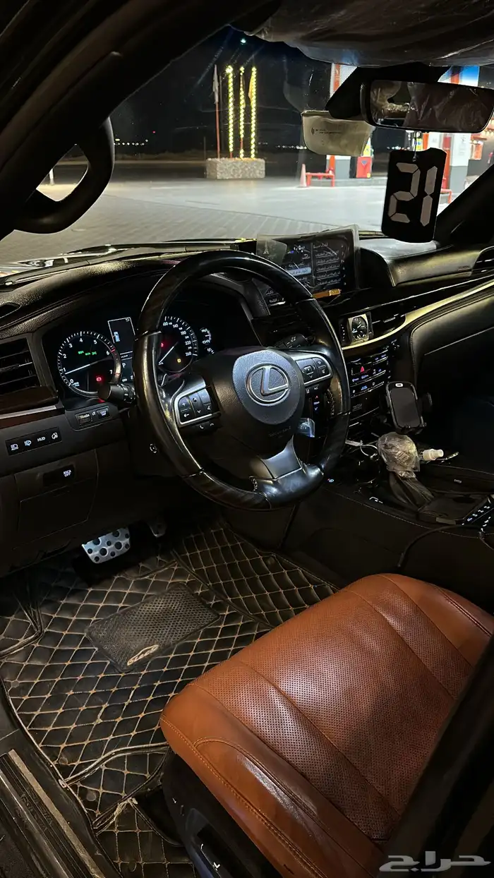 لكزس LX 2020 اسود 9