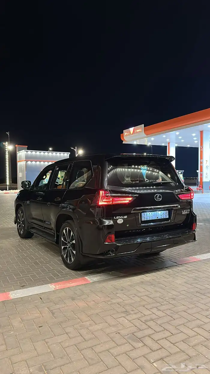 لكزس LX 2020 اسود 5