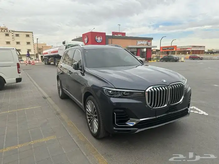 جيب عائلي BMW-X7 بحالة ممتازة موديل 2021 ممشى قليل 14