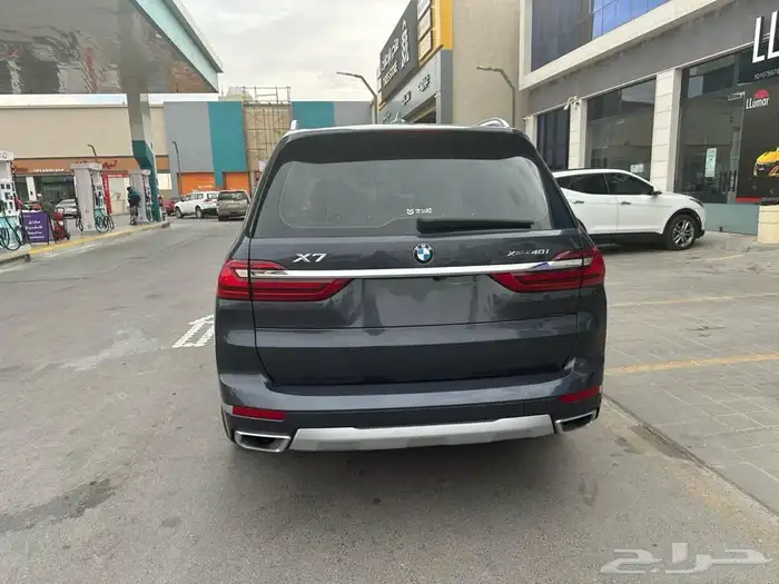 جيب عائلي BMW-X7 بحالة ممتازة موديل 2021 ممشى قليل 9