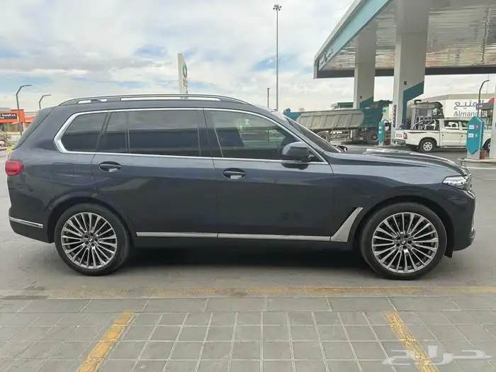 جيب عائلي BMW-X7 بحالة ممتازة موديل 2021 ممشى قليل 13