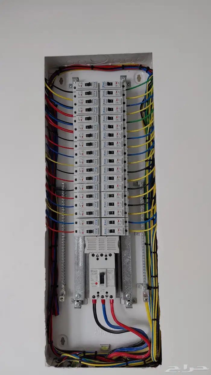 متخصصون في أعمال السباكه والكهرباء 4