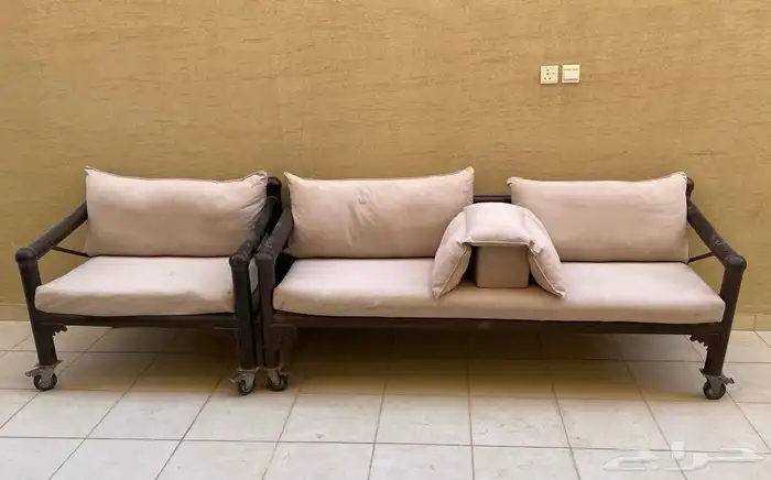 كراسي خارجية للحوش بحالة ممتازة 1